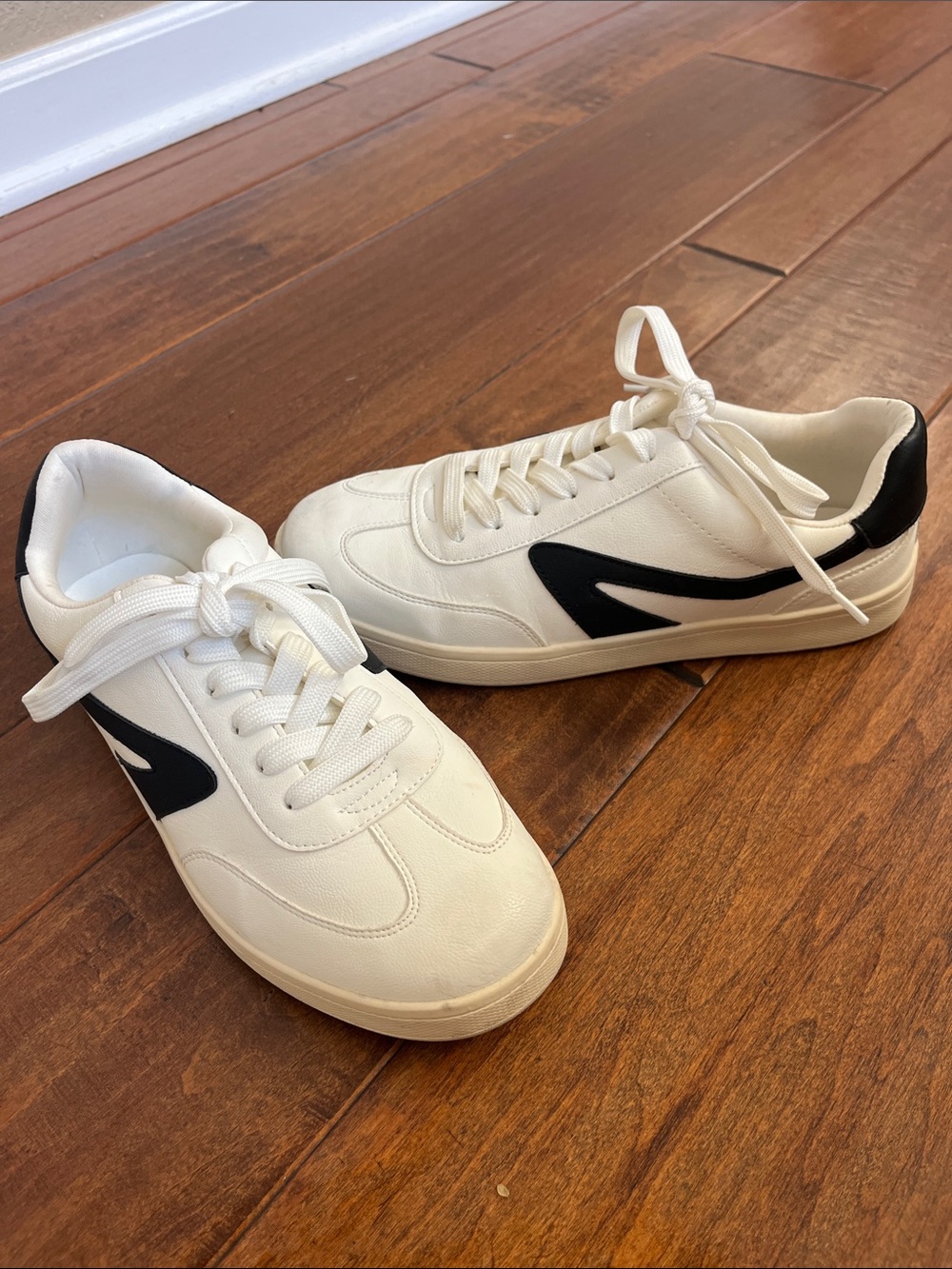 Women’s Dolce Bita White Sneakers with Black Accent - Classic Casual Trainers